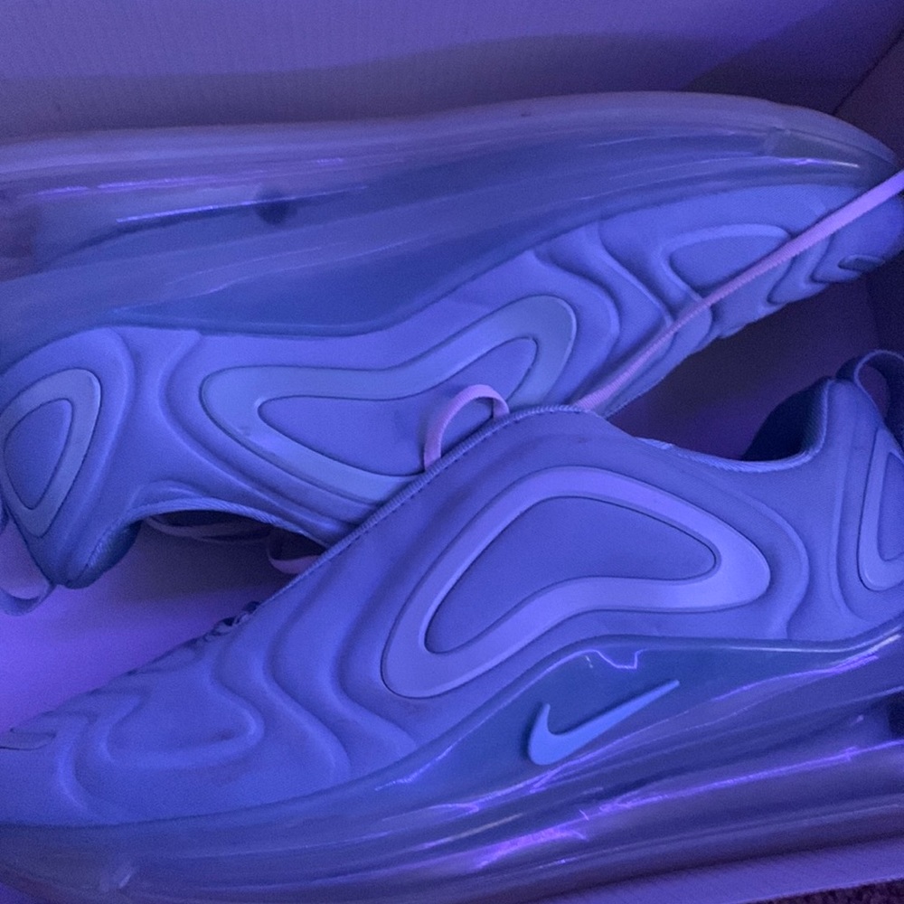 Used Wmen AIR MAX 720 SE